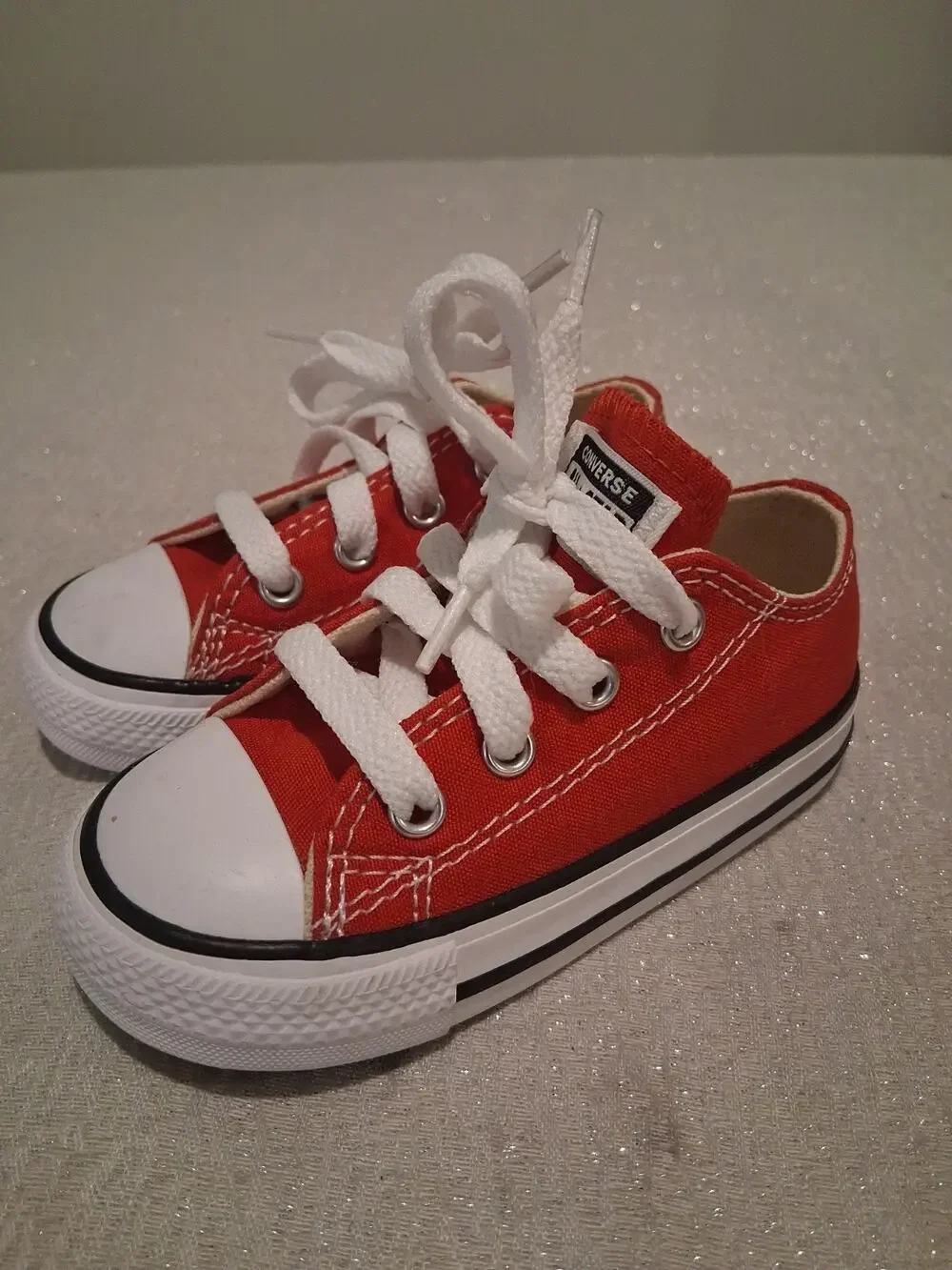 Converse Chuck Taylor All Star Infant Size 6 Red Low Top Sneakers 7J236 Kids